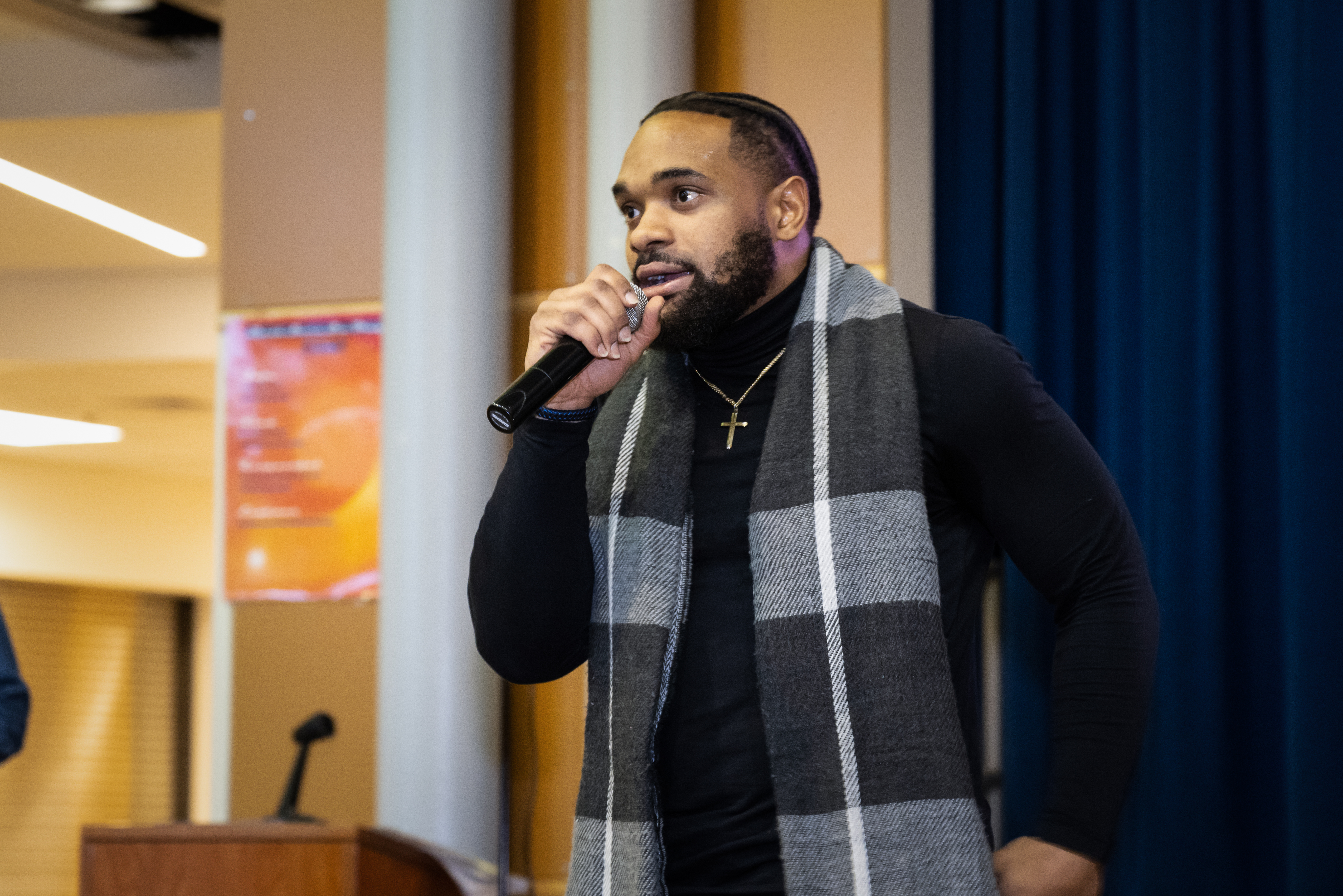 Ex-Seahawk Rawls, other NFL alums to hold free local youth grid camp